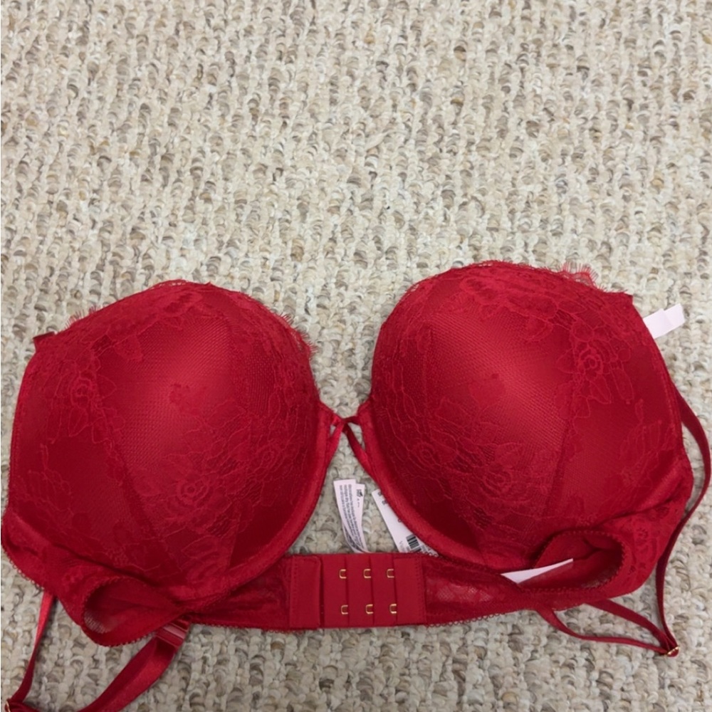Victoria’s Secret Red Lace Pushup Bra - Picture 2 of 3